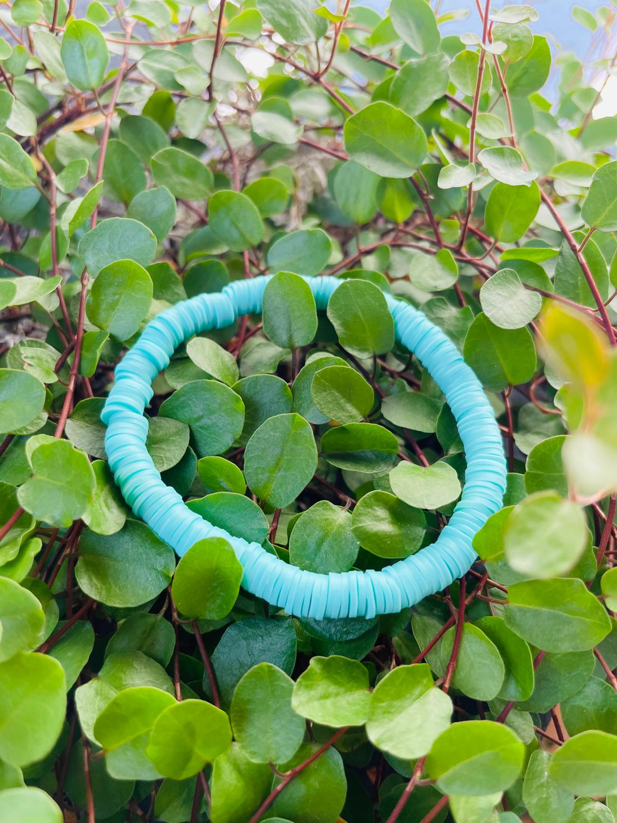 Neon Vibes - Set mit 7 Heishi Armbändern in Knallfarben