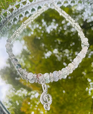 Musikalische Halskette