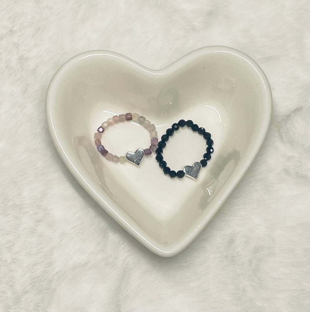 Edelsteinring mit Herz