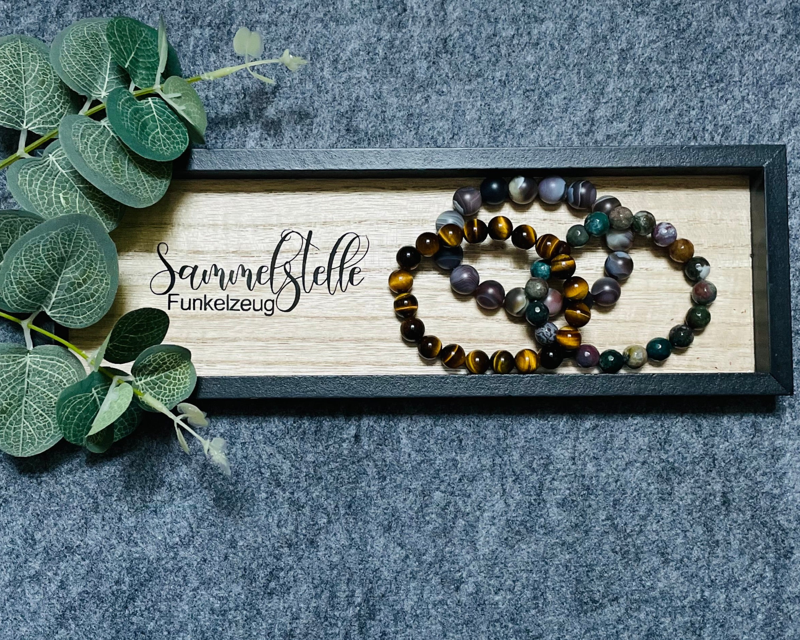 Holztablett „Sammelstelle Funkelzeug“