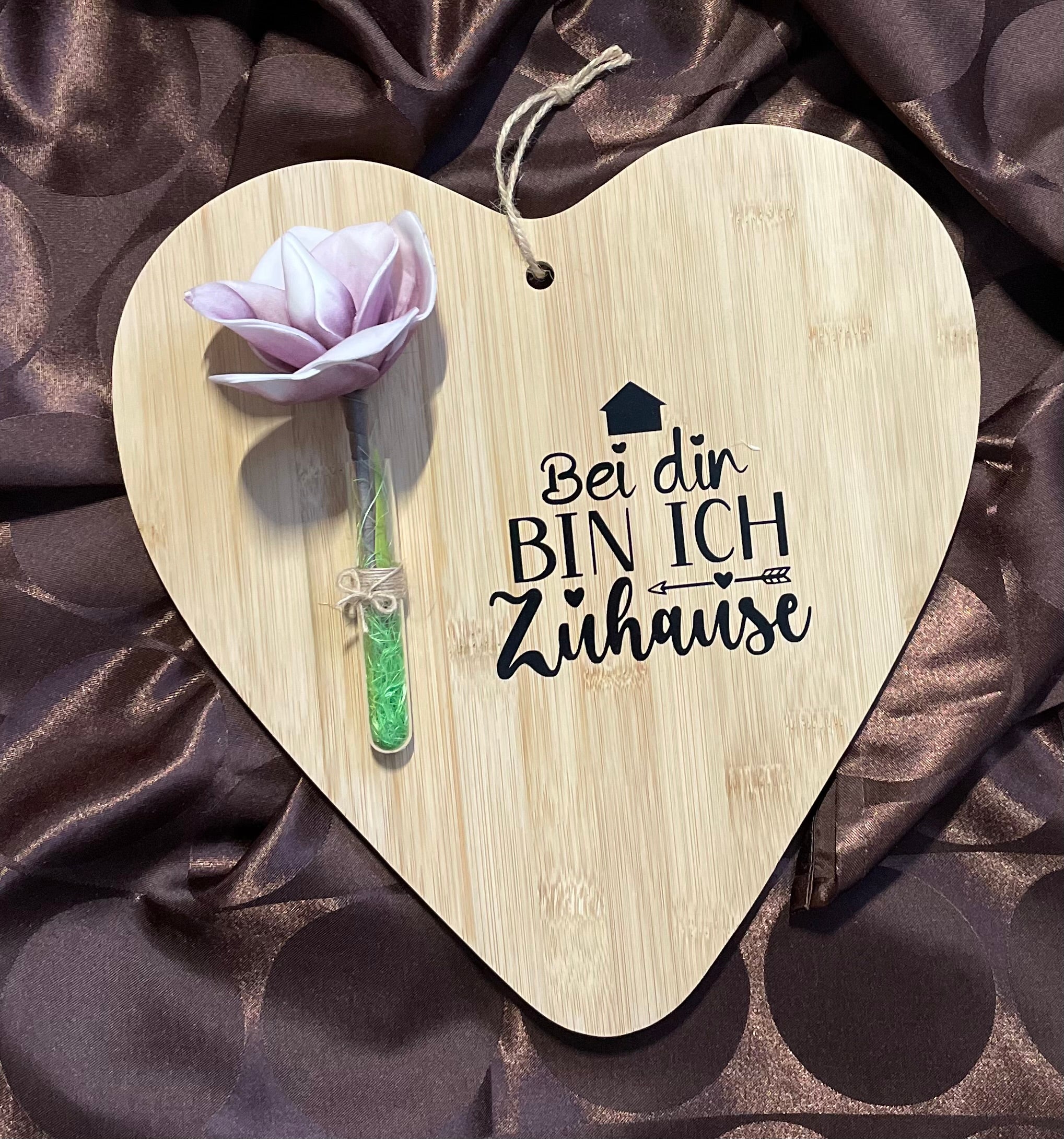 Großes Holzherz „Herzensmoment“ – Liebevolle Worte, die von Herzen kommen