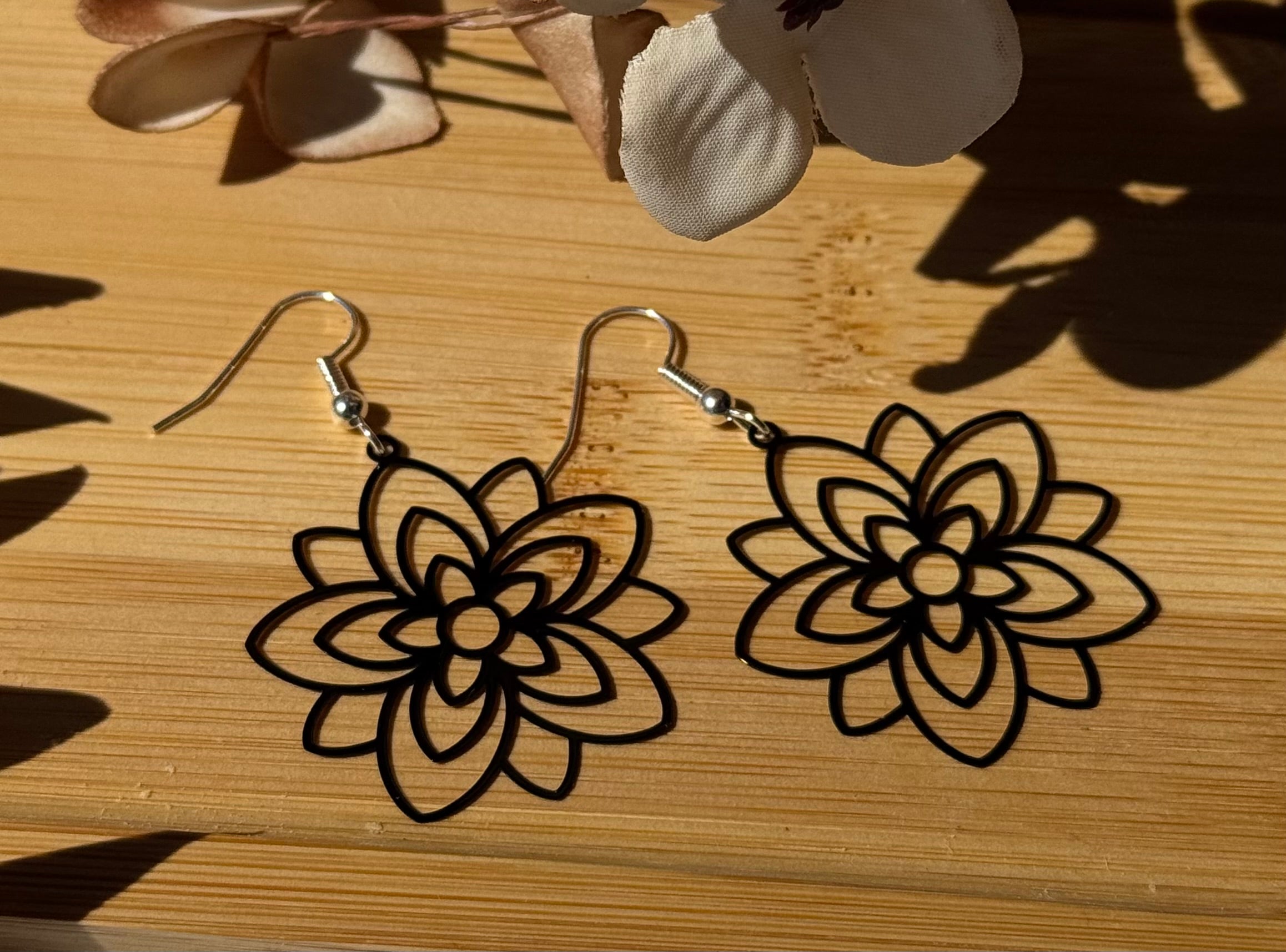 Filigrane Mandala Blumen Ohrringe