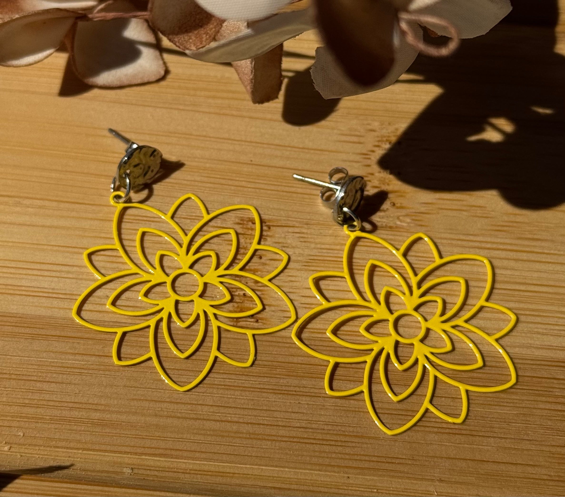 Filigrane Mandala Blumen Ohrringe