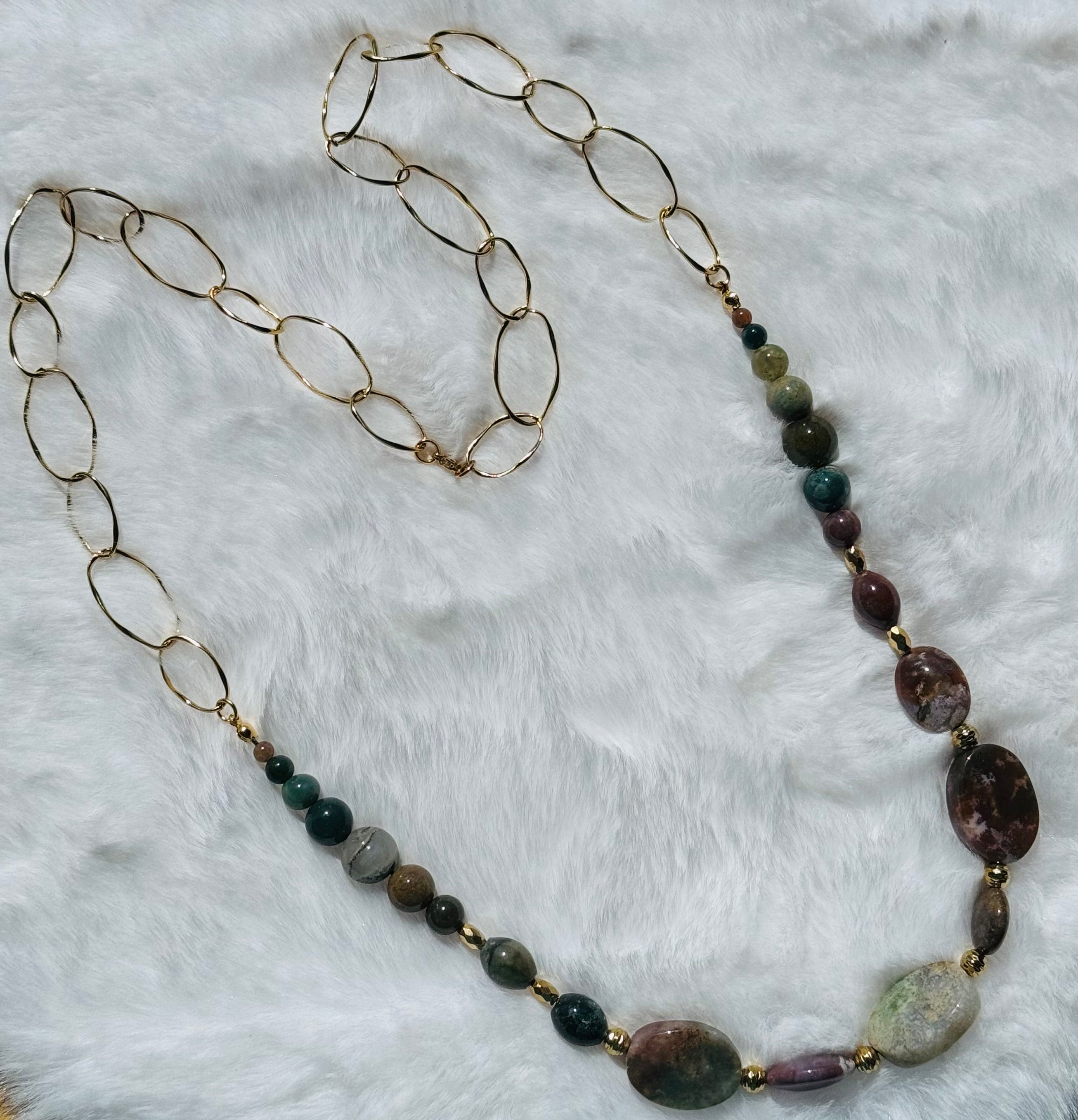 Edelsteinkette Indischer Achat mit goldenen Statements