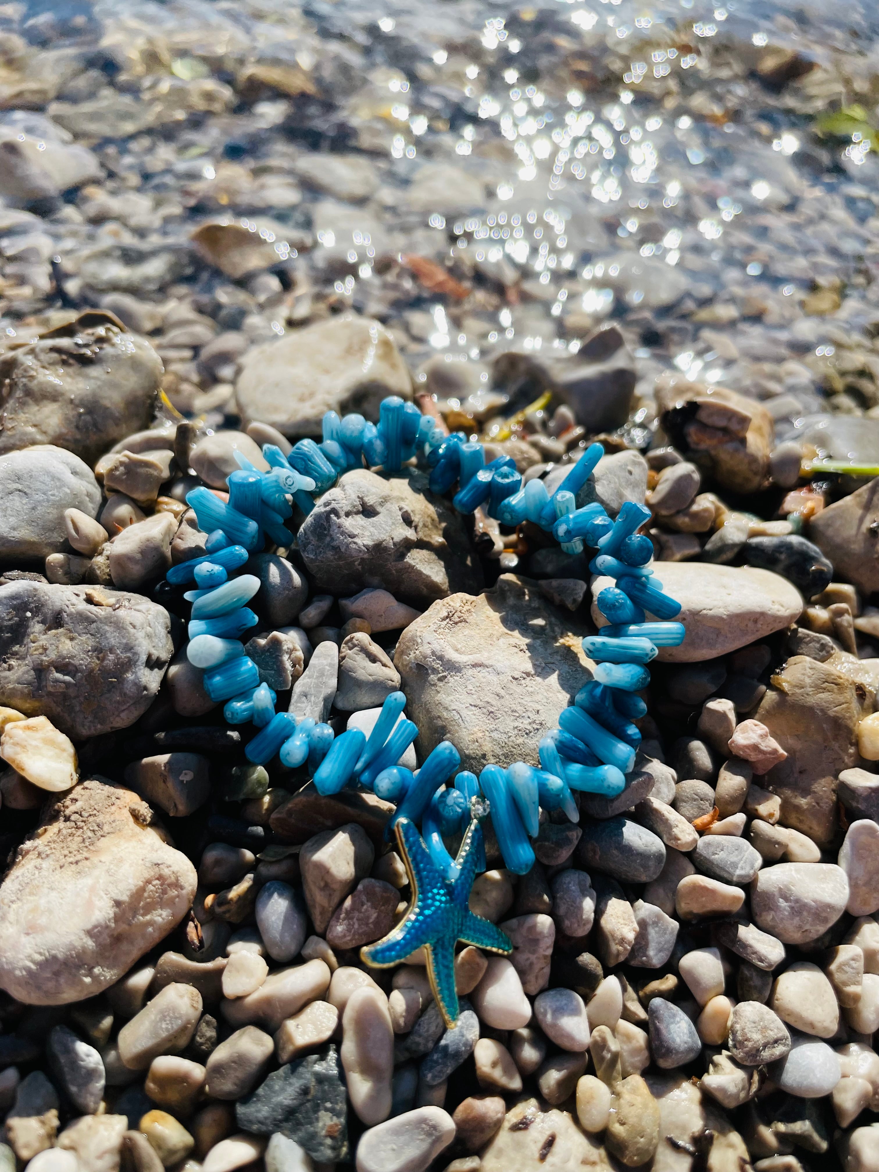 Koralle Perlen Armband Blau mit Gold Seestern