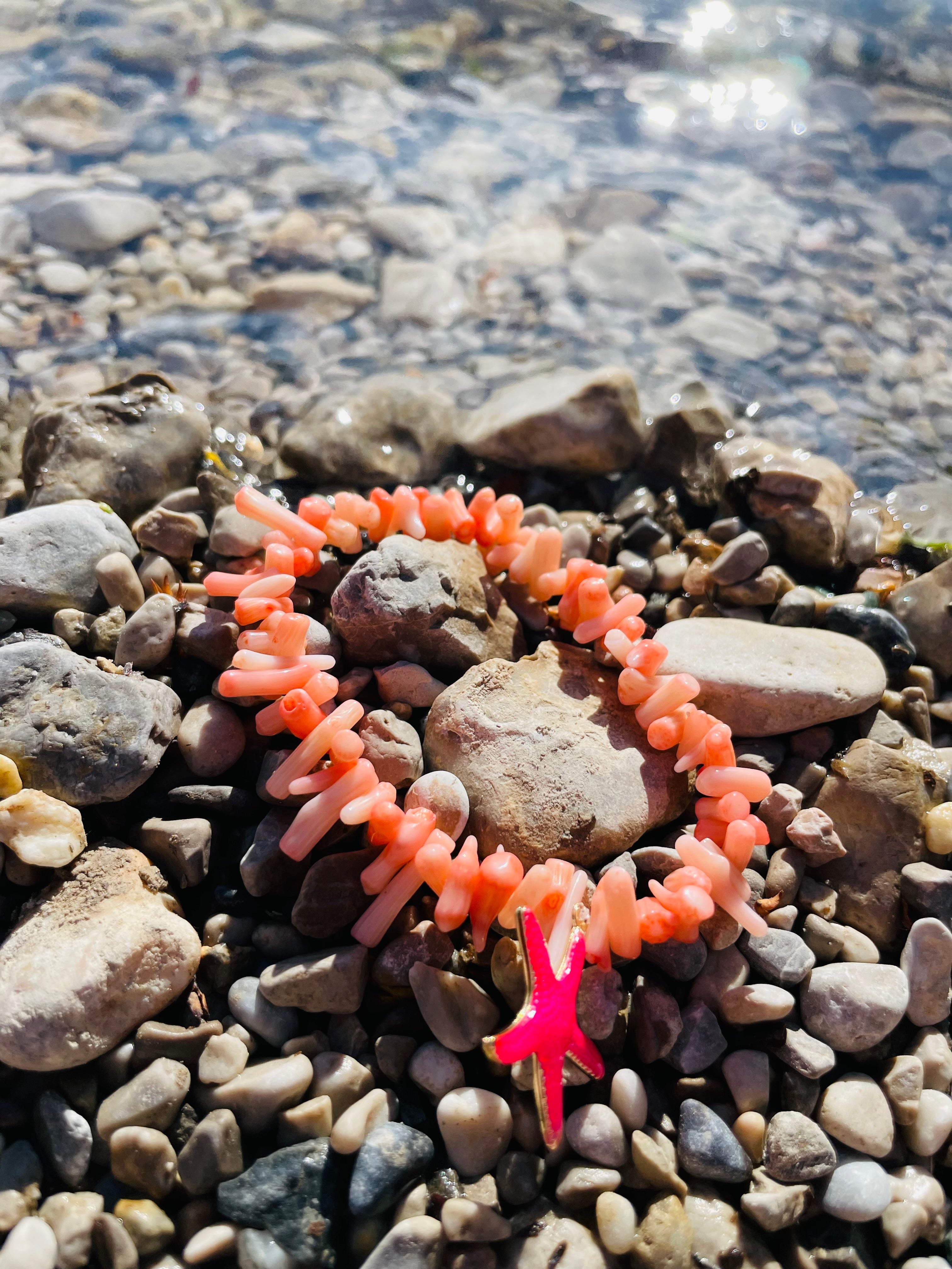 Koralle Perlen Armband mit Gold-Pink Seestern