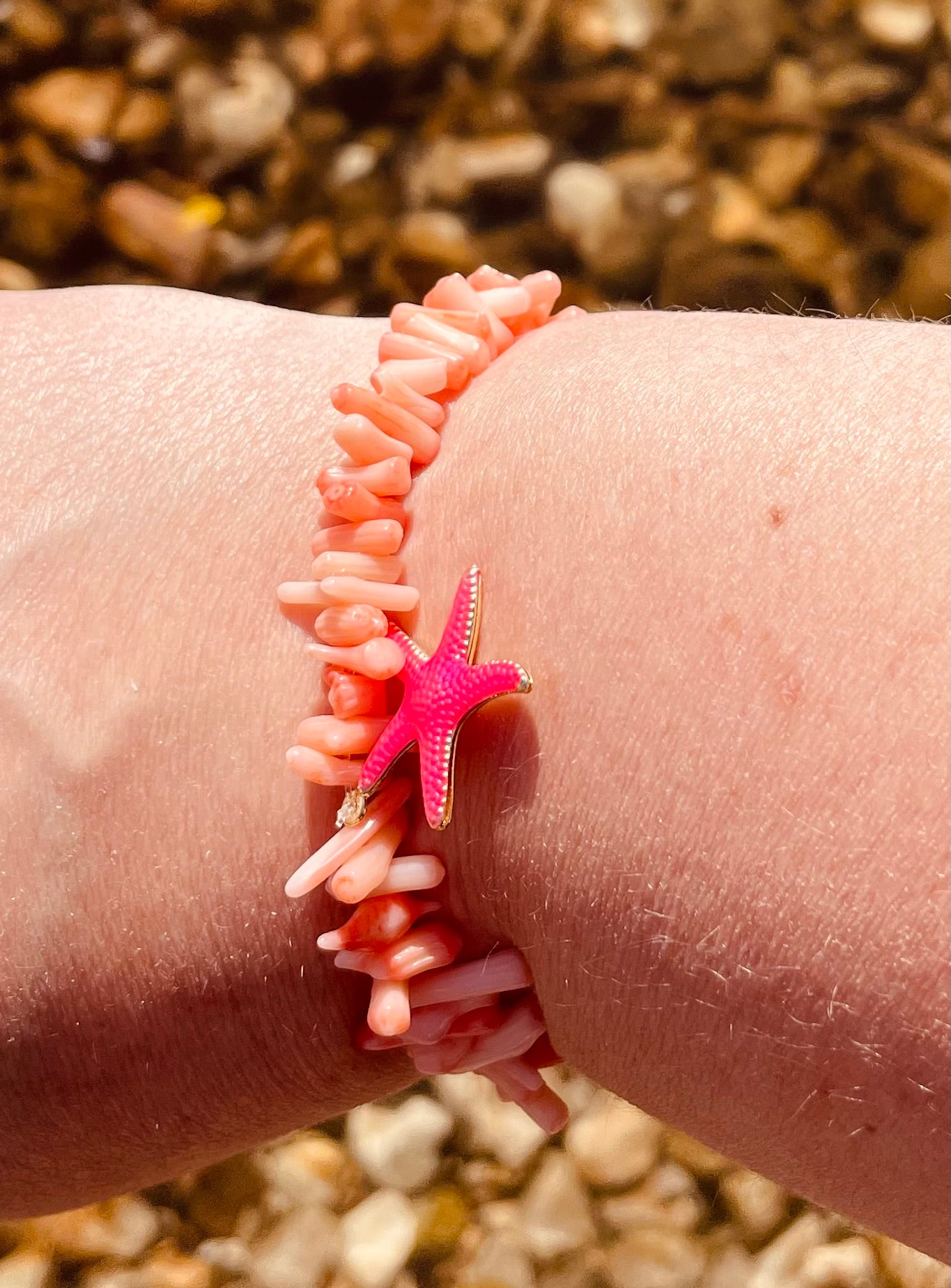 Koralle Perlen Armband mit Gold-Pink Seestern
